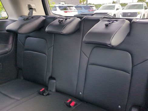 New 2026 Nissan Pathfinder SL w/ SL Premium Package FWD image 30