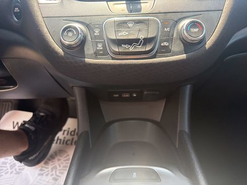 Used 2023 Chevrolet Malibu RS FWD image 33