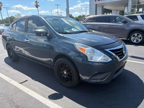 Used 2017 Nissan Versa SV FWD image 8