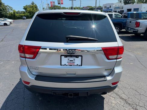 Used 2011 Jeep Grand Cherokee Laredo AWD/4WD image 6