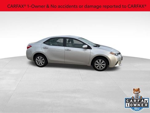 Used 2016 Toyota Corolla LE image 2