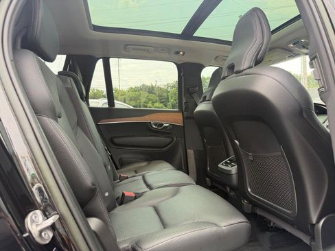 Used 2022 Volvo XC90 T6 Momentum w/ Advanced Package AWD/4WD image 11