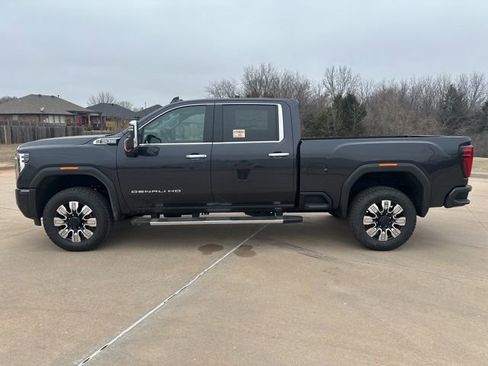 Used 2026 GMC Sierra 2500 Denali w/ Technology Package image 2