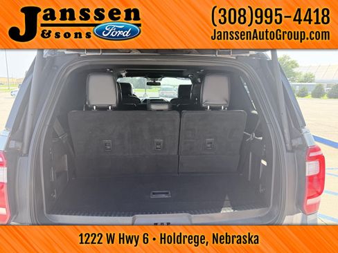 Used 2020 Ford Expedition XLT w/ Equipment Group 202A AWD/4WD image 11