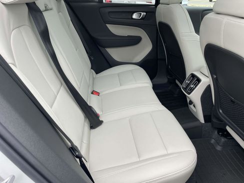 New 2025 Volvo XC40 B5 Plus w/ Protection Package Premier image 15