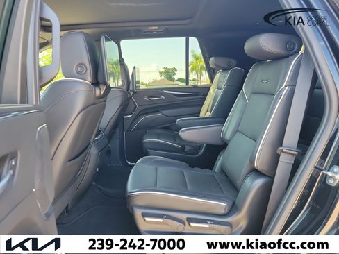 Used 2023 Cadillac Escalade Sport AWD/4WD image 14