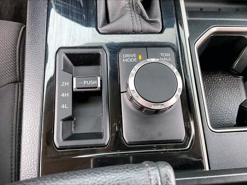 Used 2022 Toyota Tundra SR5 AWD/4WD image 33