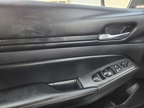Used 2025 Nissan Altima 2.5 SV FWD image 41