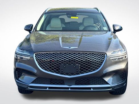 Used 2023 Genesis GV70 2.5T w/ Select Package AWD/4WD image 3