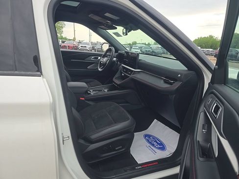 Used 2025 Ford Explorer ST AWD/4WD image 11
