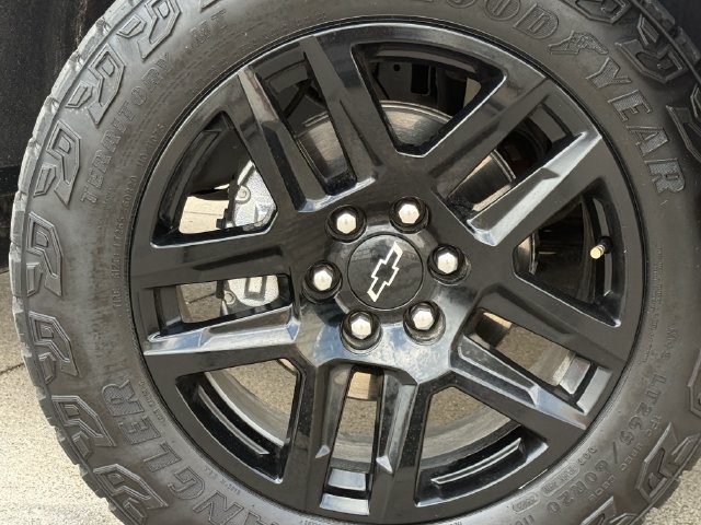 Used 2024 Chevrolet Silverado 1500 LT Trail Boss w/ Convenience Package II AWD/4WD image 10