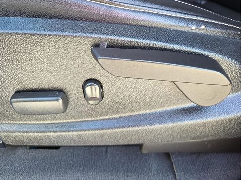 Used 2021 Chevrolet Colorado ZR2 w/ ZR2 Dusk Special Edition image 15