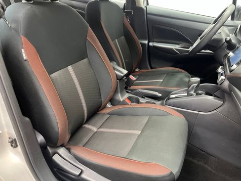 Used 2024 Nissan Versa SR FWD image 21