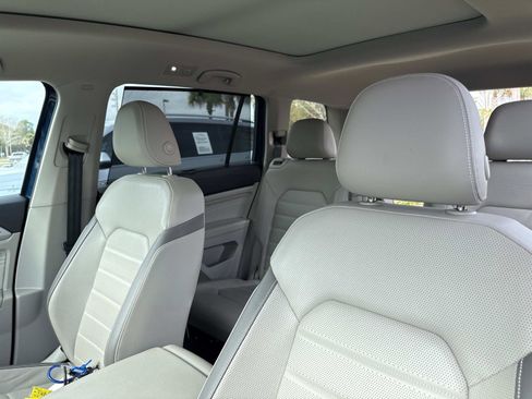 Used 2023 Volkswagen Atlas SEL Premium image 24