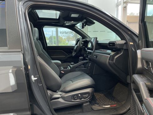 Used 2025 Toyota Tacoma TRD Pro image 37