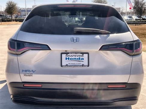 Used 2025 Honda HR-V LX image 6