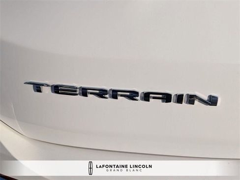 Used 2022 GMC Terrain SLT image 10