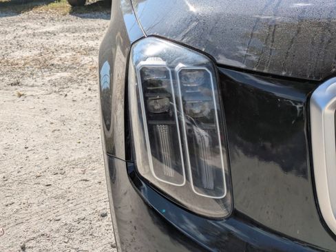 Used 2023 Kia Telluride S image 10