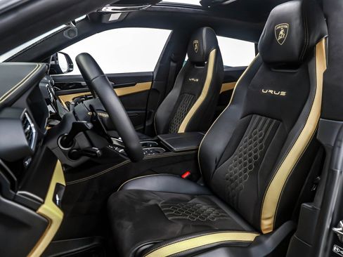 Used 2023 Lamborghini Urus S image 16