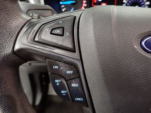 Used 2019 Ford Edge SE image 24