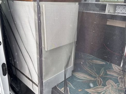 Used 2023 Ford Transit 250 Medium Roof image 6