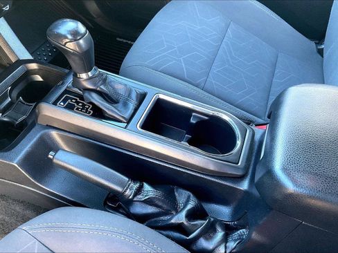 Used 2018 Toyota Tacoma TRD Sport image 14