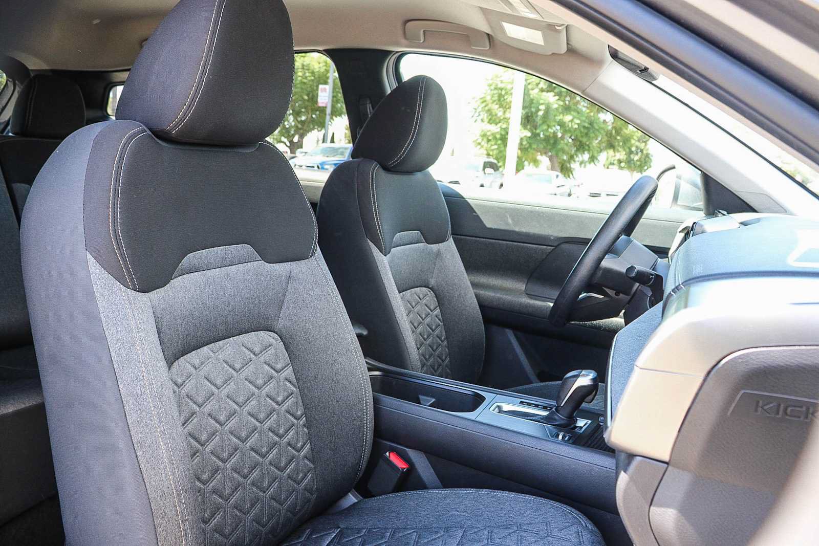 Used 2025 Nissan Kicks SV w/ Illumination Package FWD image 16