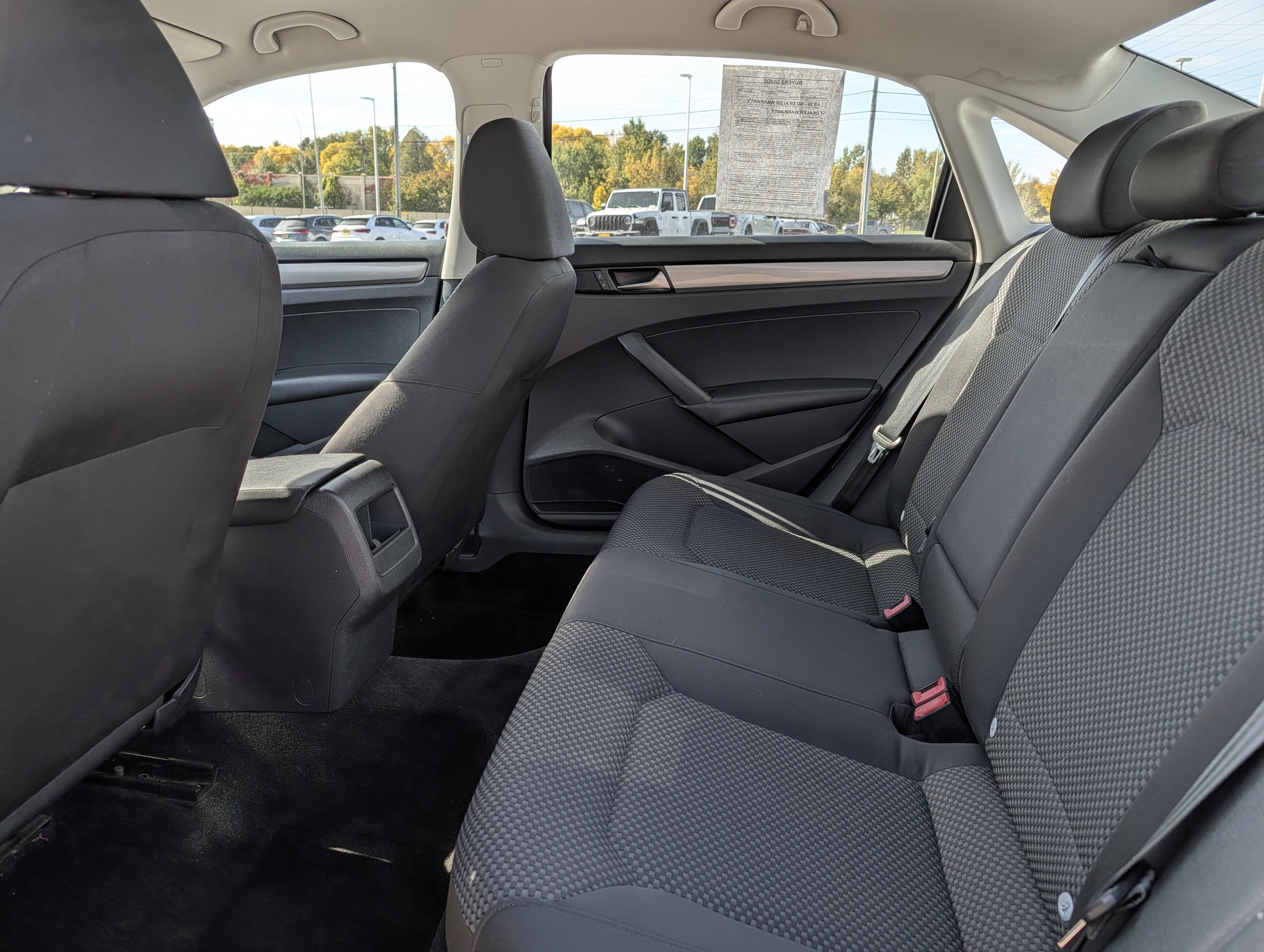 Used 2013 Volkswagen Passat 2.5 S FWD image 21