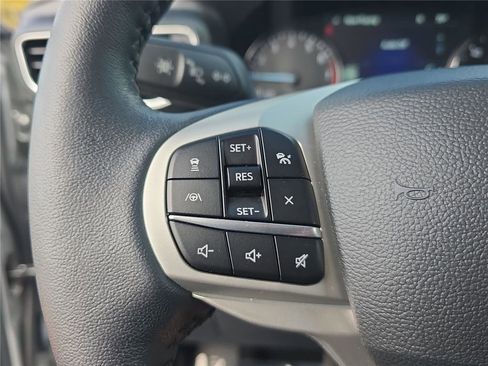 Used 2023 Ford Explorer XLT w/ Equipment Group 202A image 31