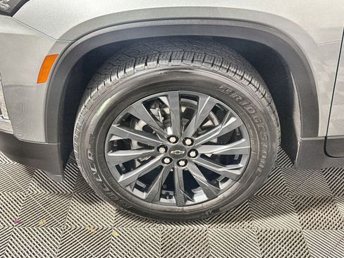 Used 2023 Chevrolet Traverse RS image 12