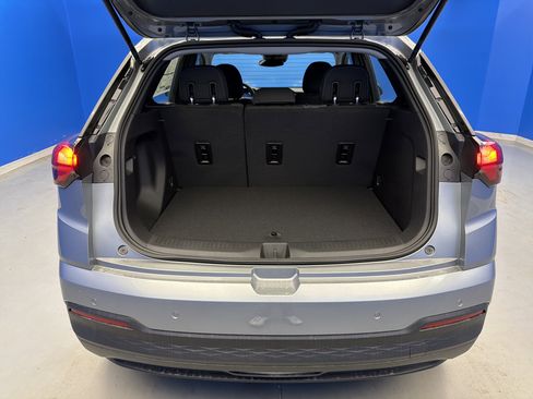 New 2027 Chevrolet Bolt LT w/ Comfort Package FWD image 28
