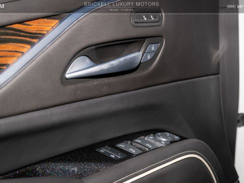 Used 2024 Cadillac Escalade ESV Luxury AWD/4WD image 63