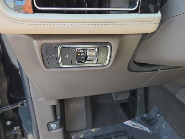 Used 2022 Lincoln Aviator Reserve w/ Elements Package Plus AWD/4WD image 19