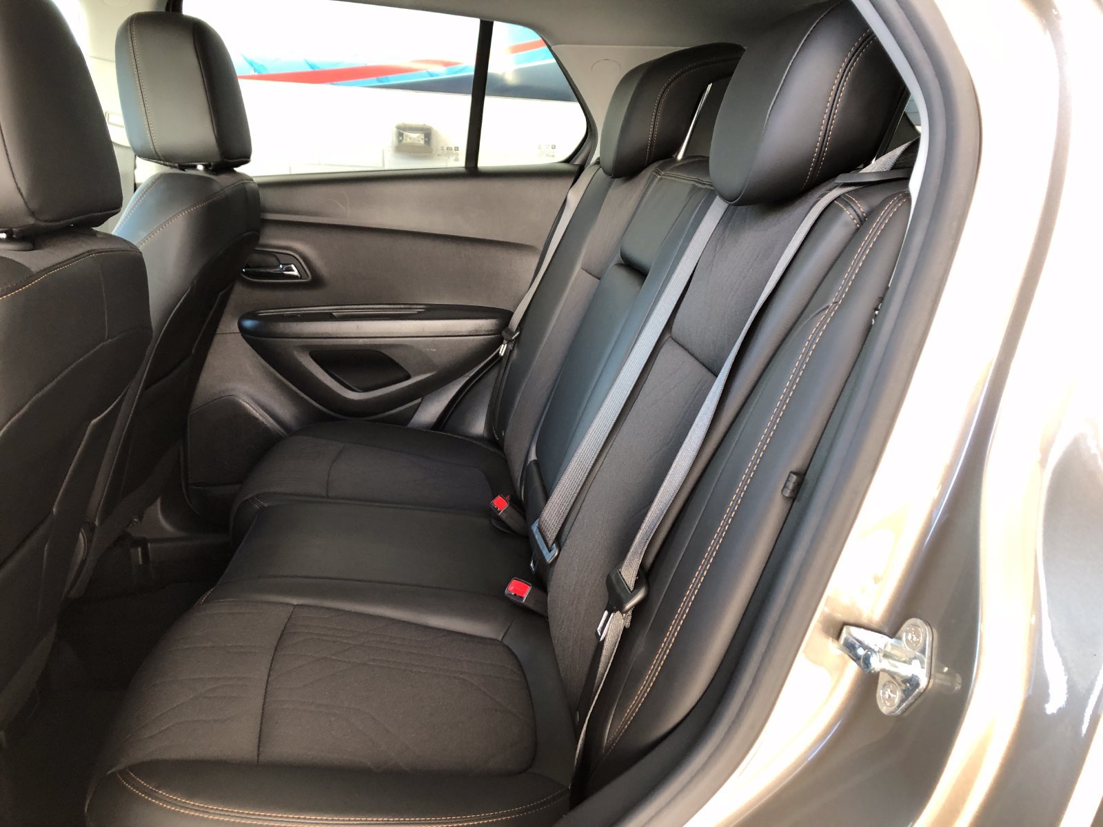 Used 2022 Chevrolet Trax LT w/ LT Convenience Package AWD/4WD image 9