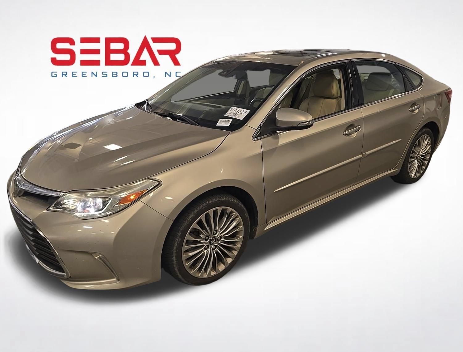 Used 2016 Toyota Avalon Limited w/ Toyota Safety Sense Package FWD image 1