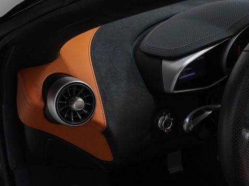 Used 2013 McLaren MP4-12C Spider RWD image 40