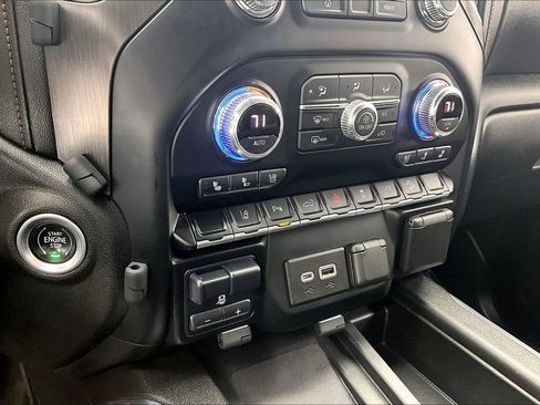 Used 2021 GMC Sierra 2500 AT4 w/ AT4 Premium Plus Package image 32