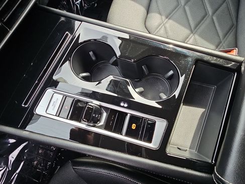 Used 2024 Volkswagen Atlas SE image 26