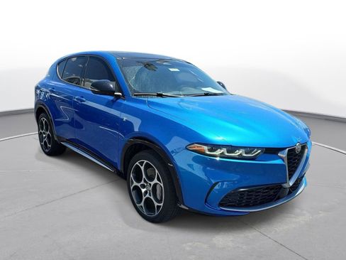 Used 2024 Alfa Romeo Tonale Ti w/ Premium Interior Package AWD/4WD image 4