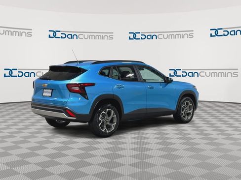 New 2026 Chevrolet Trax LT w/ LT Convenience Package FWD image 8