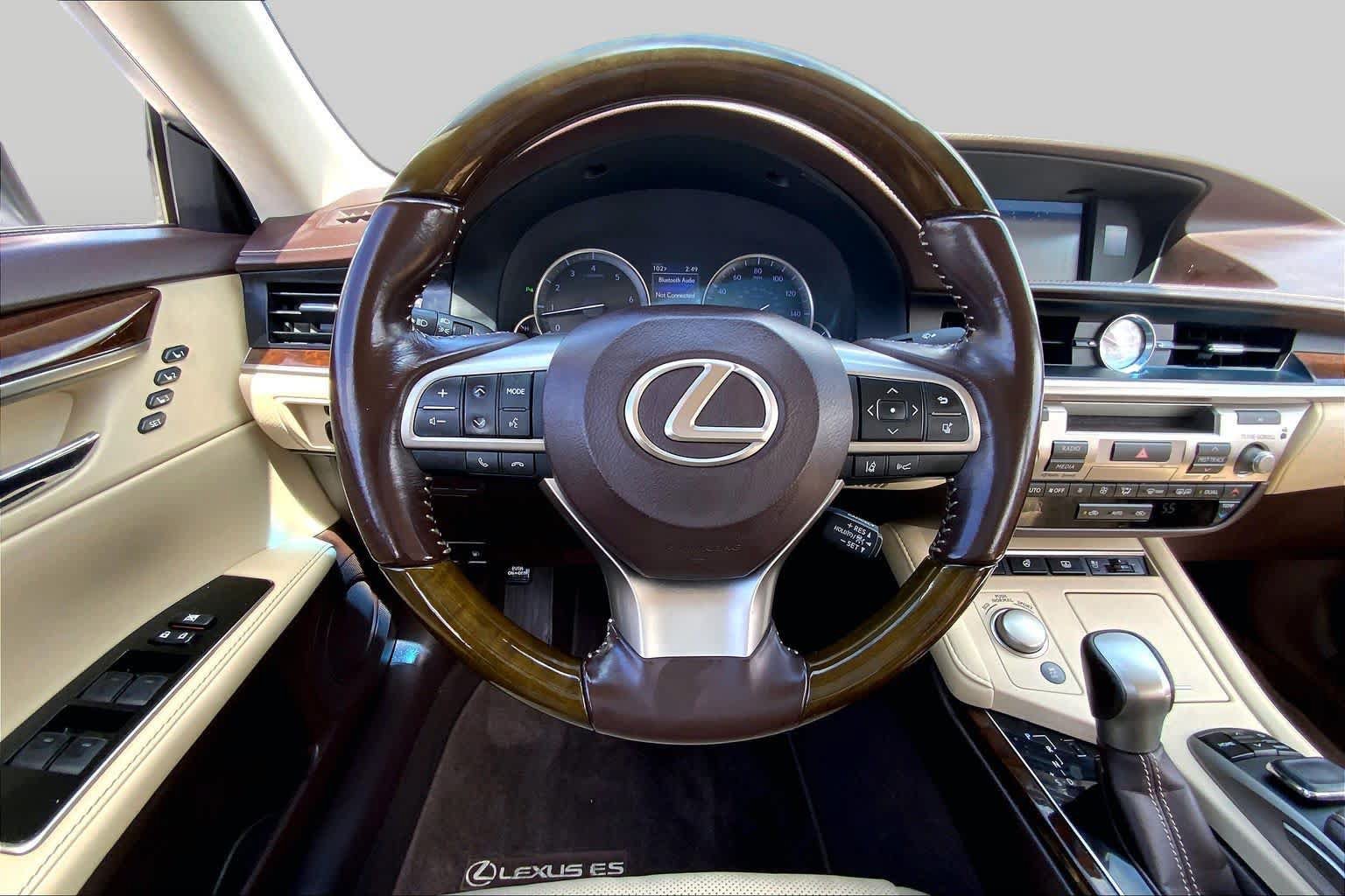 Used 2017 Lexus ES 350 w/ Luxury Package FWD image 6