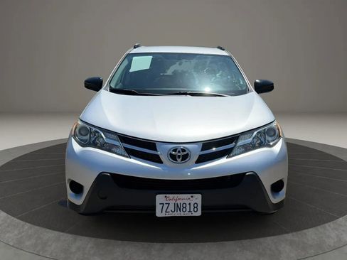 Used 2014 Toyota RAV4 LE AWD/4WD image 2