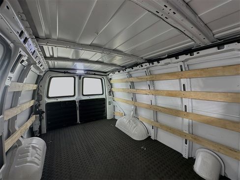 Used 2023 GMC Savana 2500 w/ Driver Convenience Package image 27
