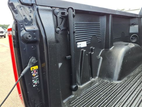 Used 2025 GMC Sierra 1500 SLT RWD image 6
