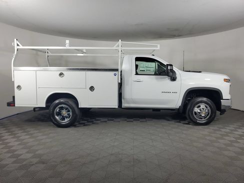 New 2026 Chevrolet Silverado 3500 LT w/ Convenience Package RWD image 1