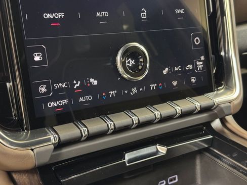 Used 2025 GMC Yukon Denali Ultimate w/ LPO, Floor Liner Package image 39