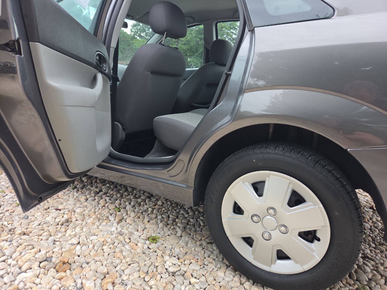 Used 2007 Ford Focus SE FWD image 19