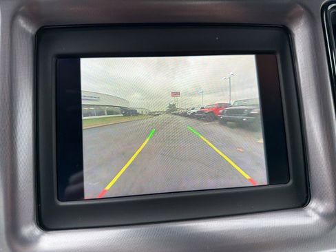 Used 2019 Dodge Challenger SXT image 3