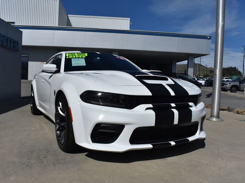Used 2022 Dodge Charger SRT Hellcat w/ Harman/Kardon Audio Group RWD image 11