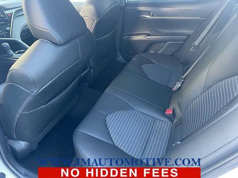Used 2024 Toyota Camry SE FWD image 3